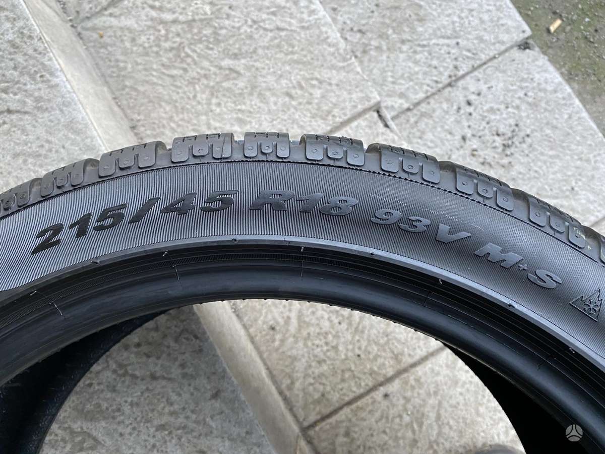 Pirelli Sottozero, winter 215/45 R18