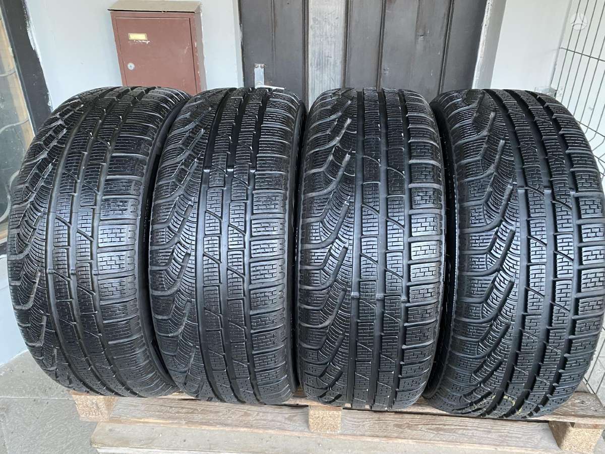 Pirelli Sottozero, winter 215/45 R18