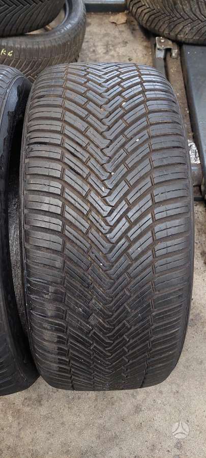 Continental, всесезонные 245/45 R18