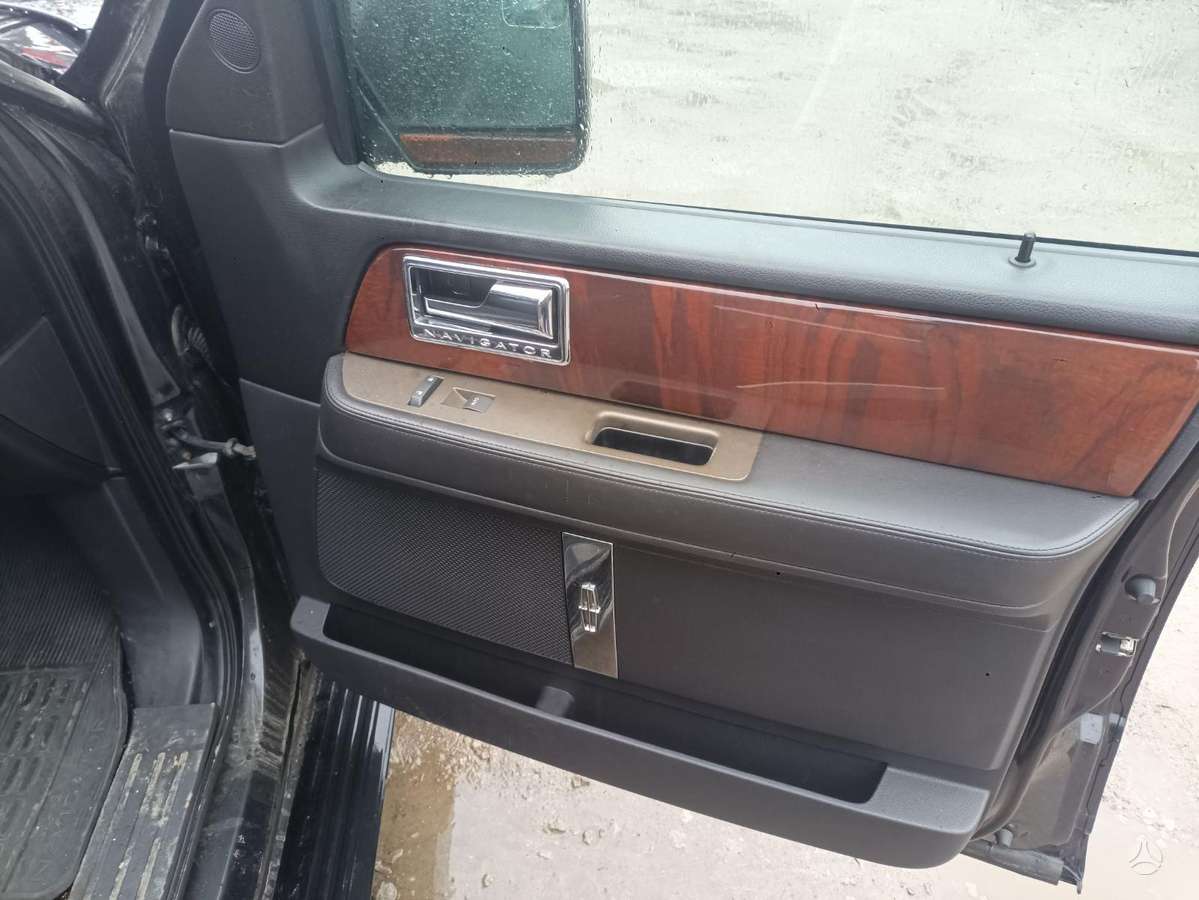 Lincoln Navigator Vin 5lmjj3j51bej01043