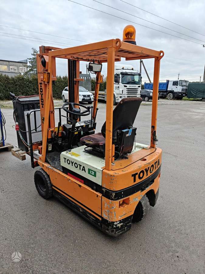 Toyota 2FBE13, вилочные погрузчики