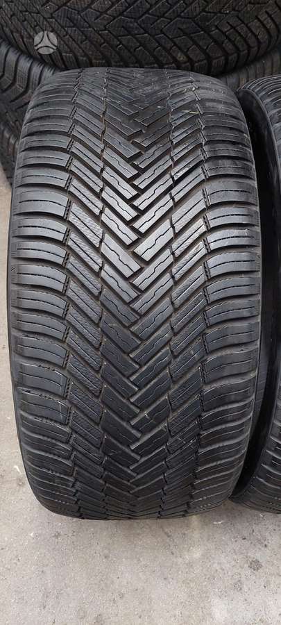 Nexen, всесезонные 245/40 R18