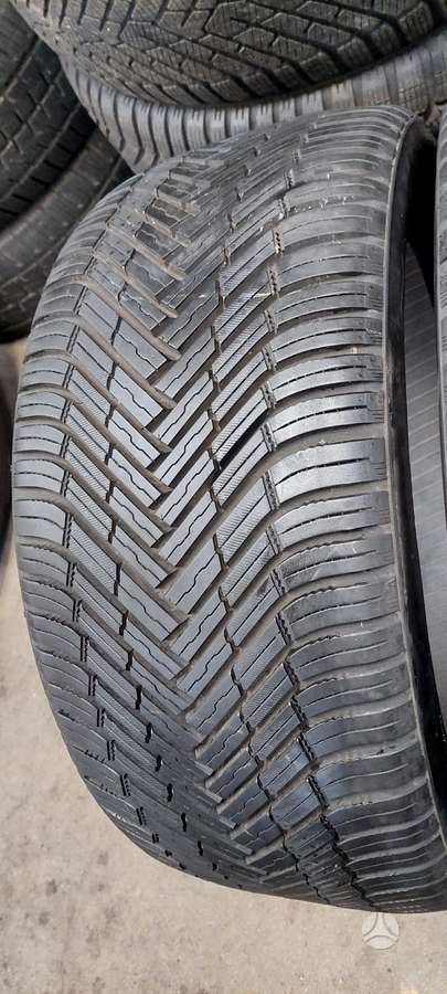 Nexen, всесезонные 245/40 R18