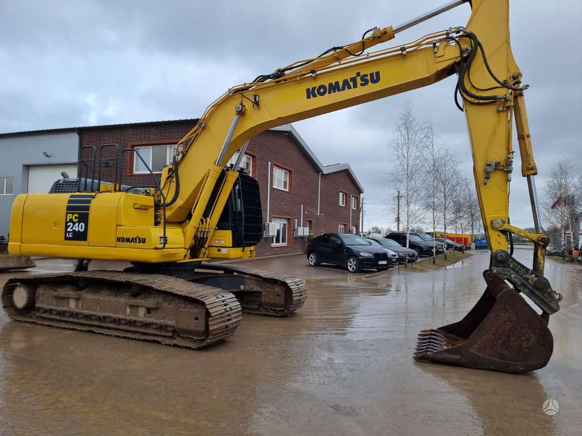 Komatsu PC240 LC-10, экскаваторы