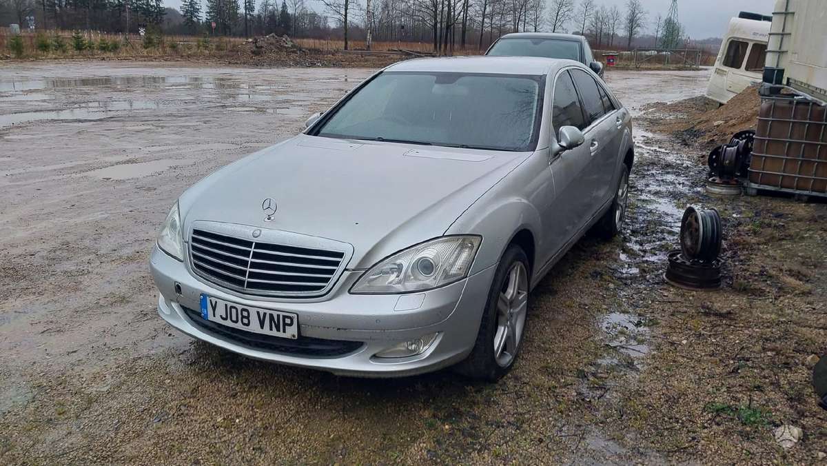 Mercedes-Benz S320