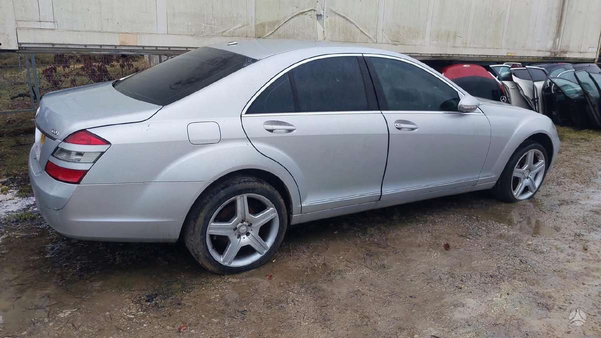 Mercedes-Benz S320