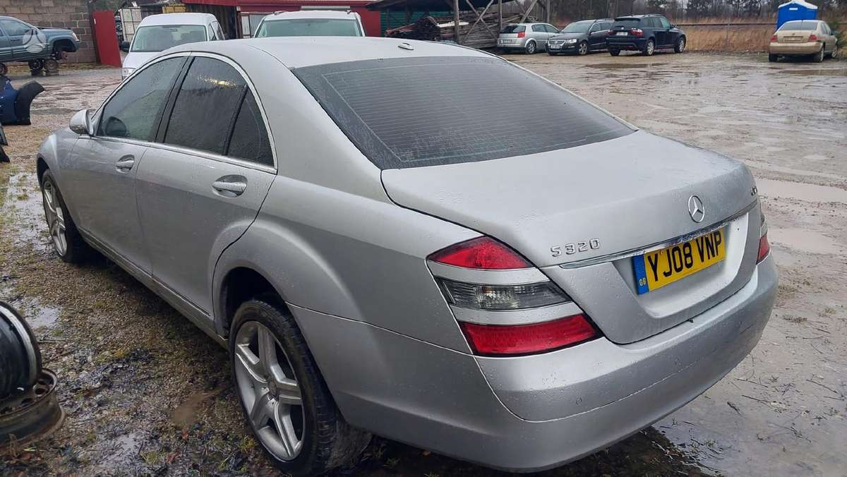 Mercedes-Benz S320