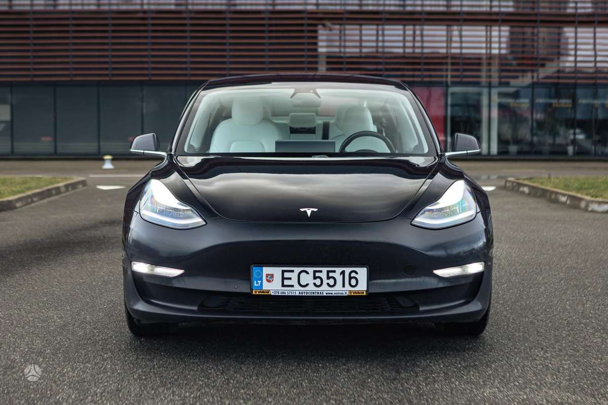 Tesla Model 3, 75 kWh, hatchback