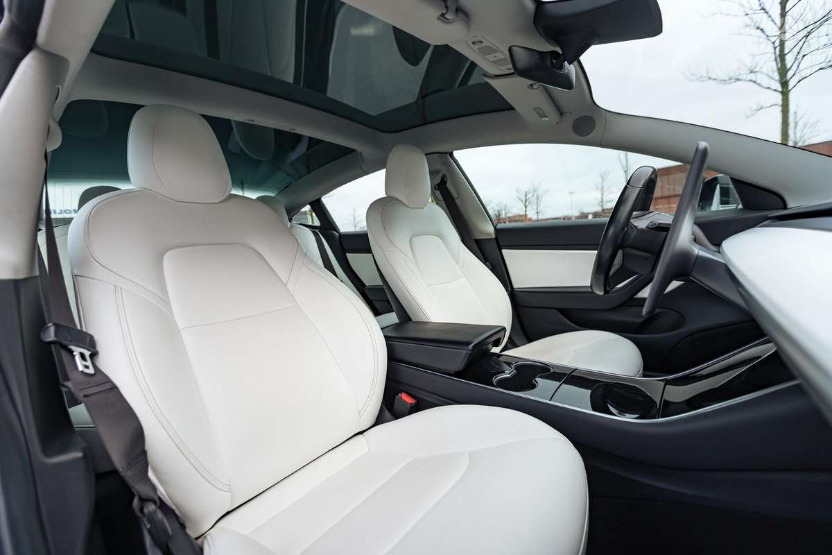 Tesla Model 3, 75 kWh, hatchback