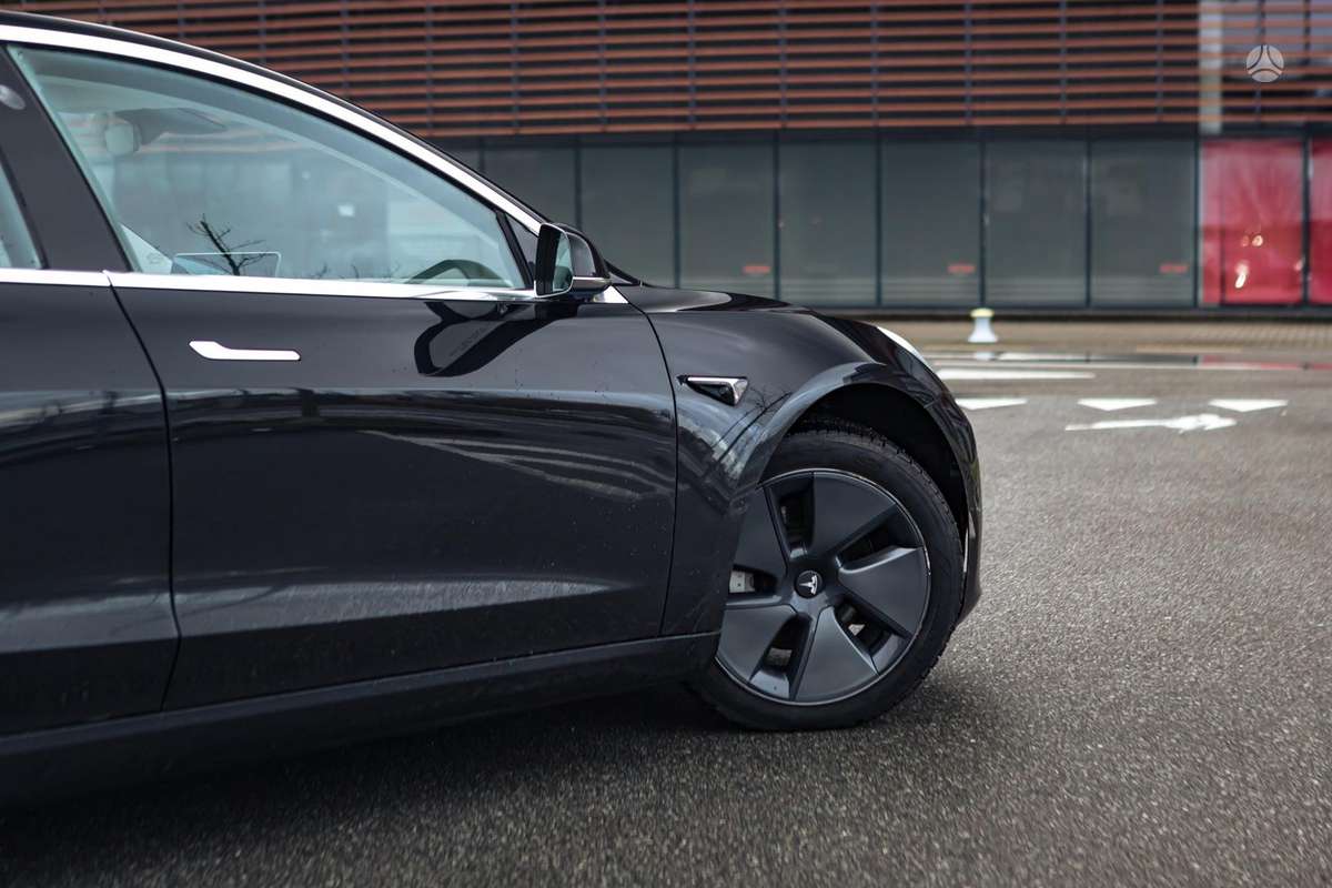 Tesla Model 3, 75 kWh, hatchback
