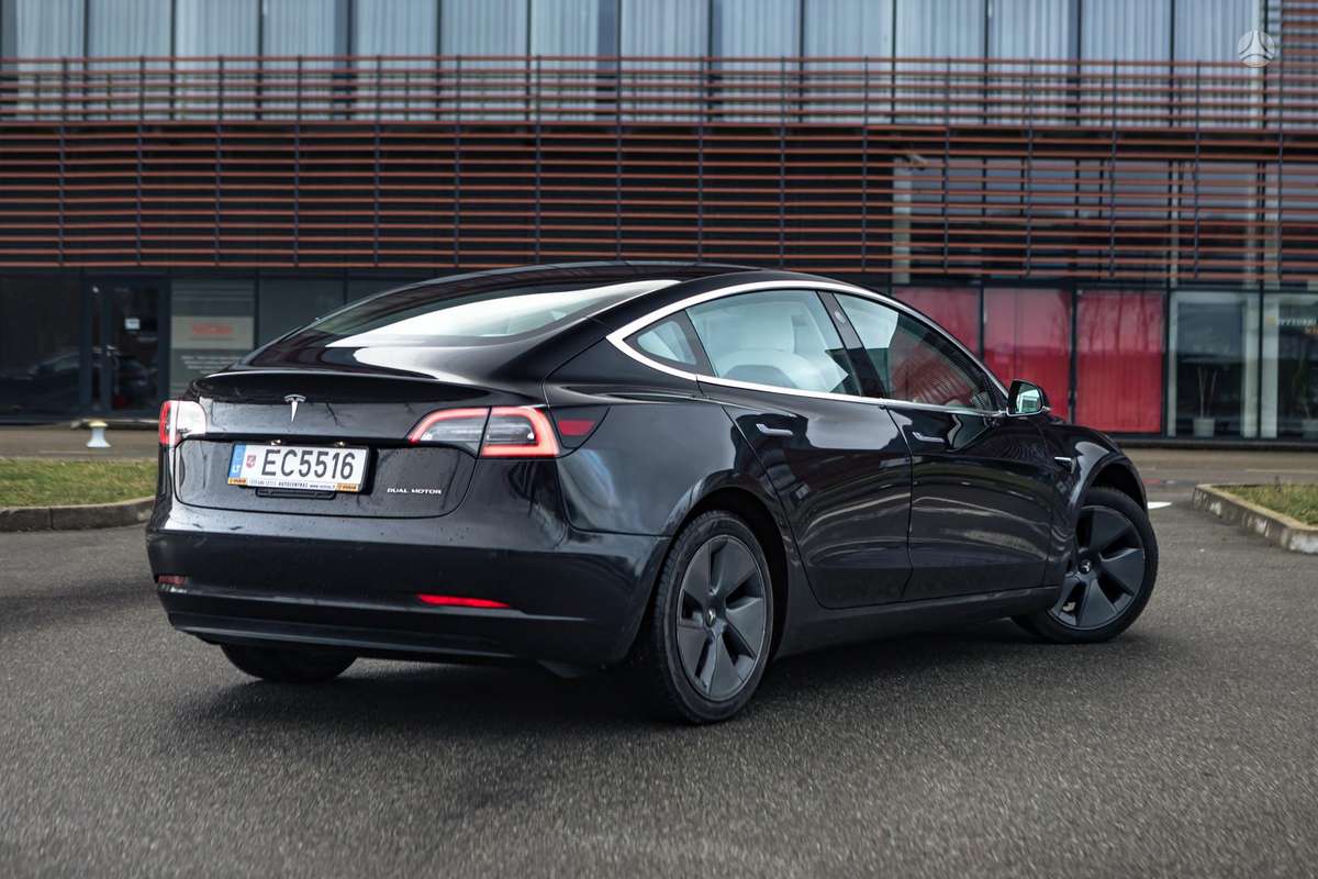 Tesla Model 3, 75 kWh, hatchback