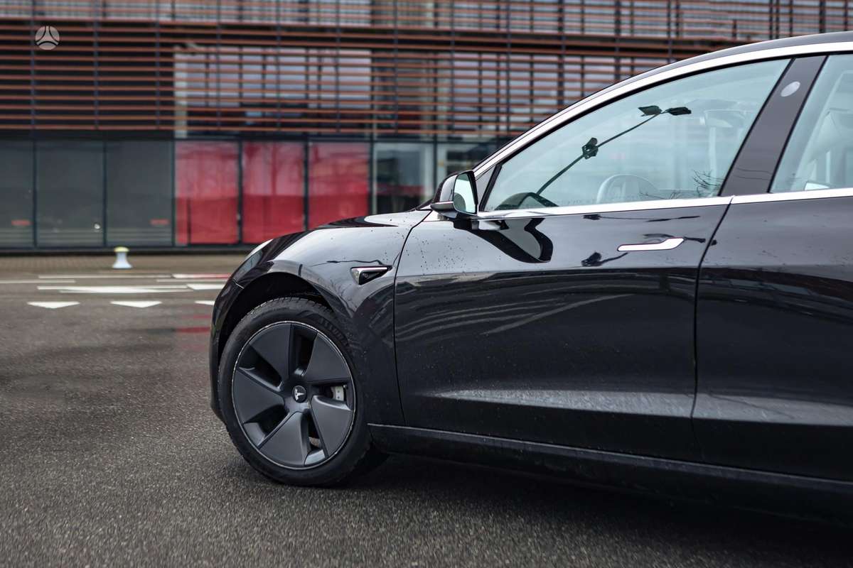Tesla Model 3, 75 kWh, hatchback