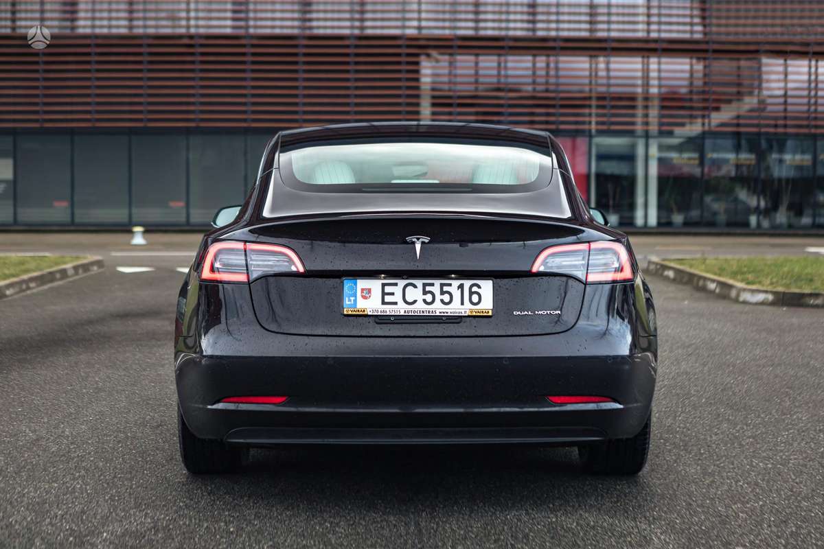 Tesla Model 3, 75 kWh, hatchback