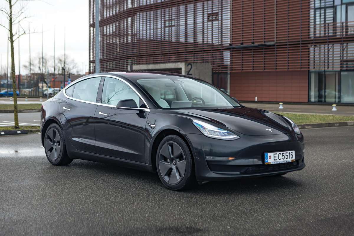 Tesla Model 3, 75 kWh, hatchback