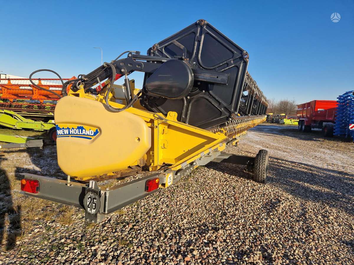 New Holland CX 8.85, combine harvesters
