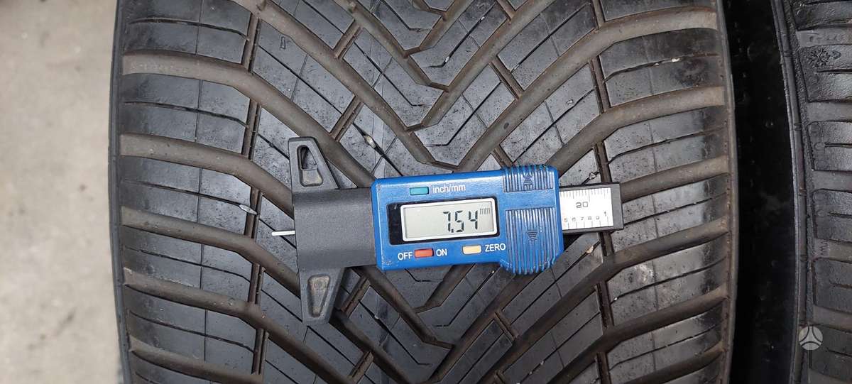 Continental, all-season 235/40 R18