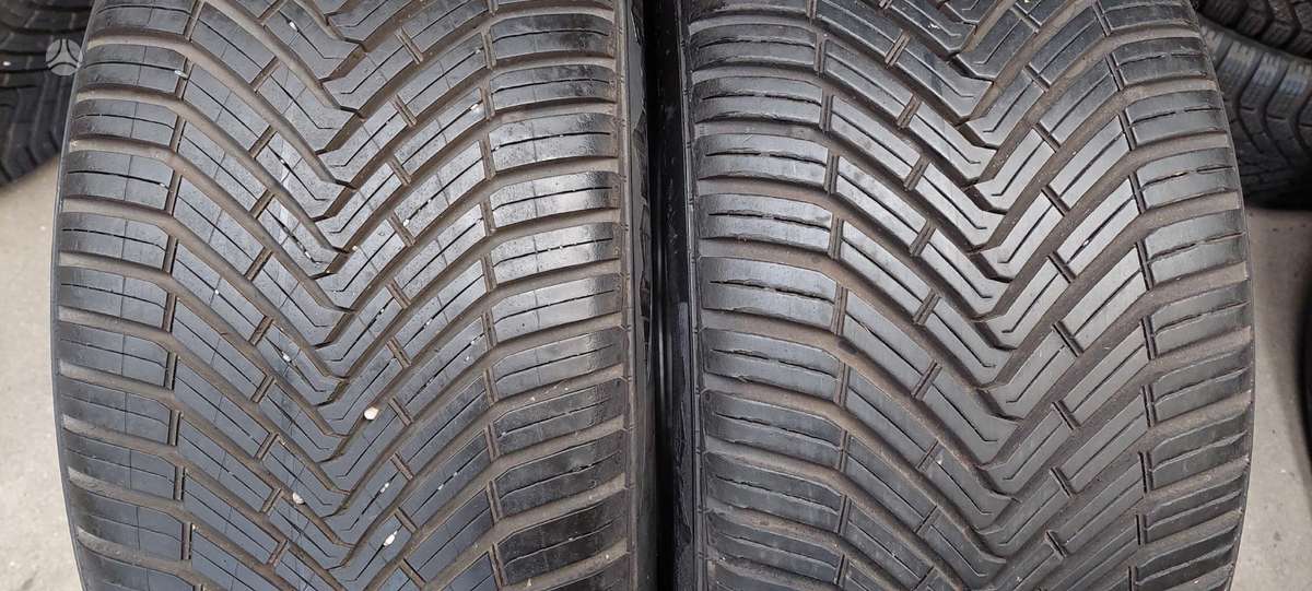 Continental, universalios 235/40 R18
