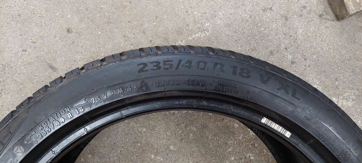 Continental, universalios 235/40 R18