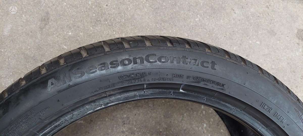 Continental, all-season 235/40 R18