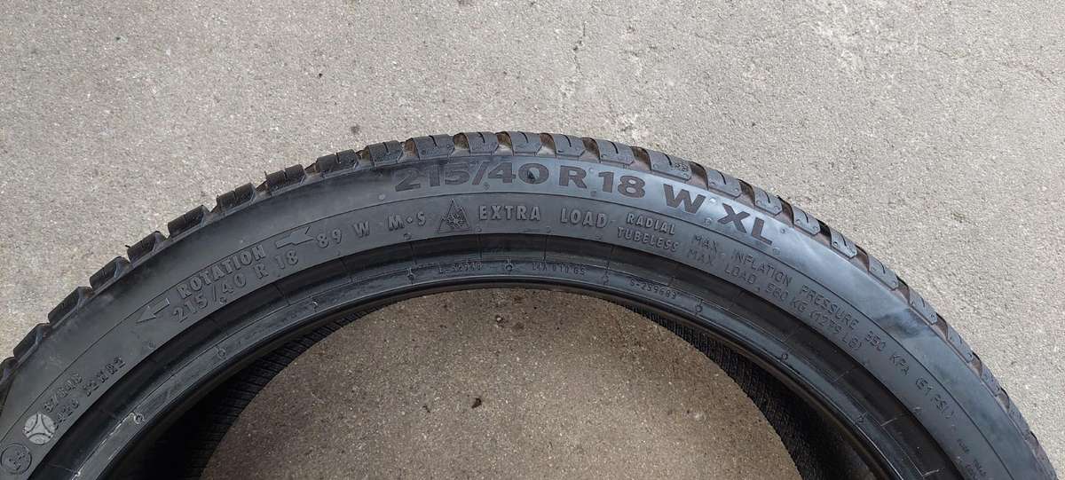 Continental, universalios 215/40 R18
