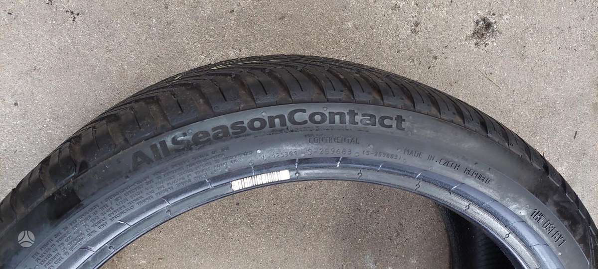 Continental, всесезонные 215/40 R18