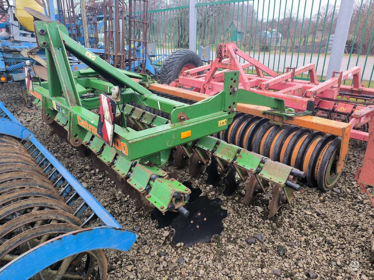 Amazone Catros 4000, scrapers, scrubbers