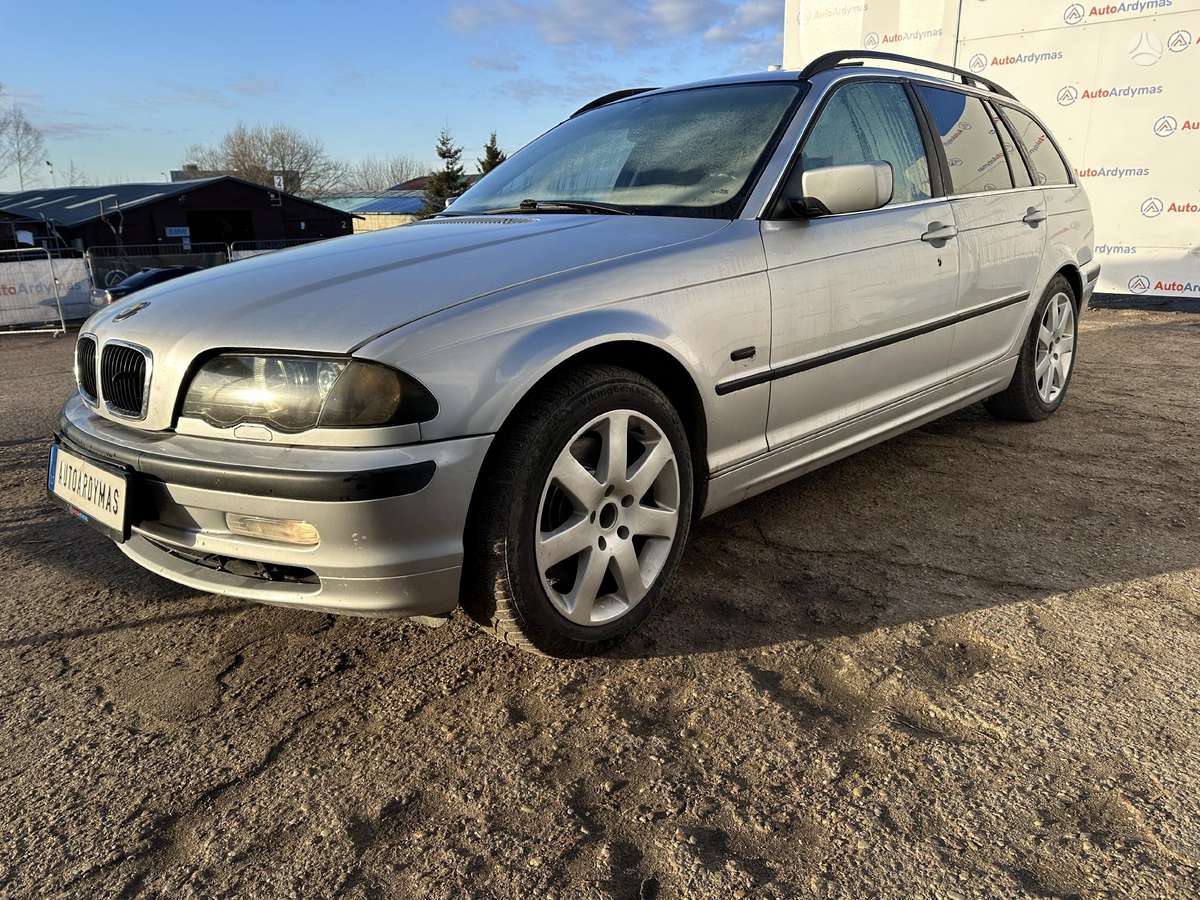 BMW 330 Bmw e46 330xd 2001m 135kw dalimis pradėtas ardyti 2025 02 03 v ...