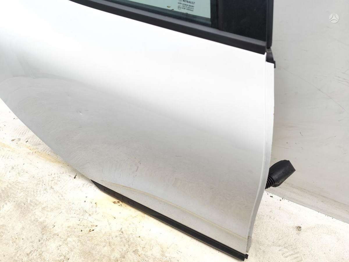 Renault Clio durys
