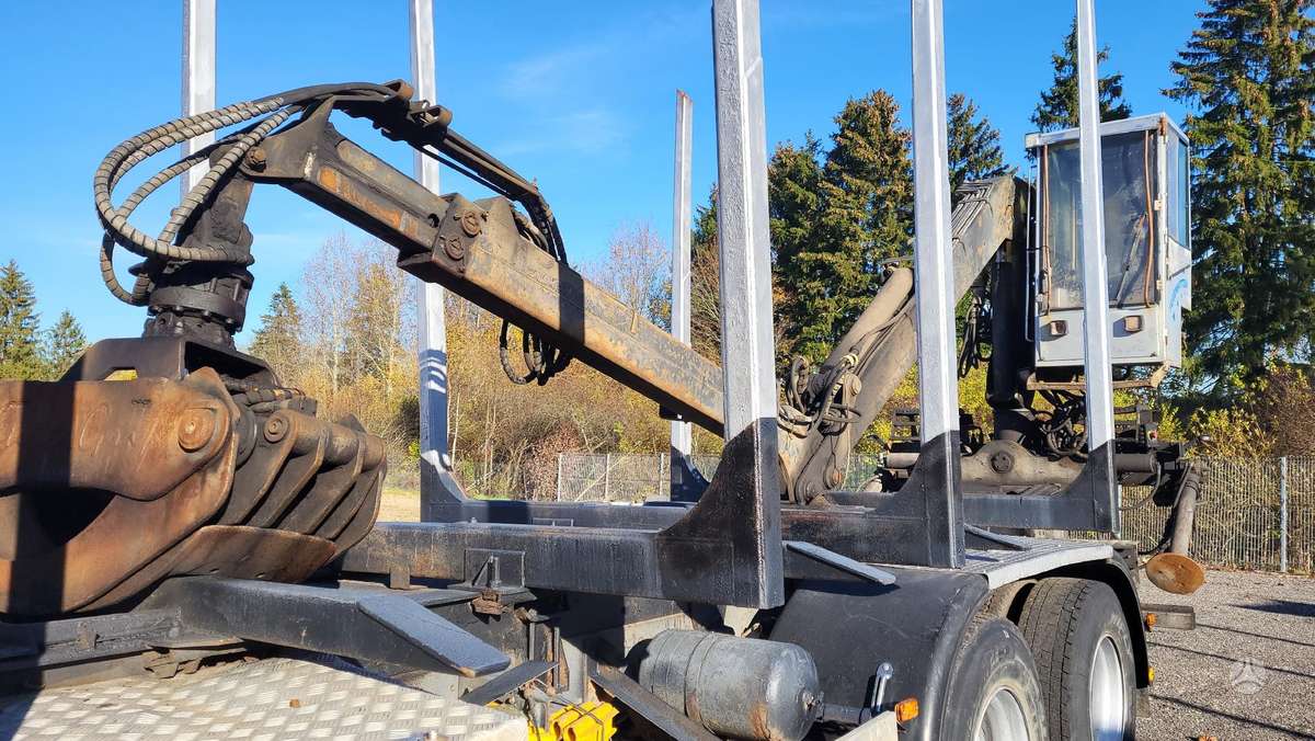 Loglift F 96 S, grapples