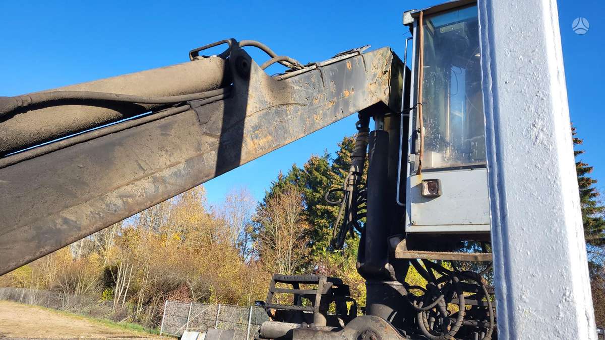Loglift F 96 S, grapples