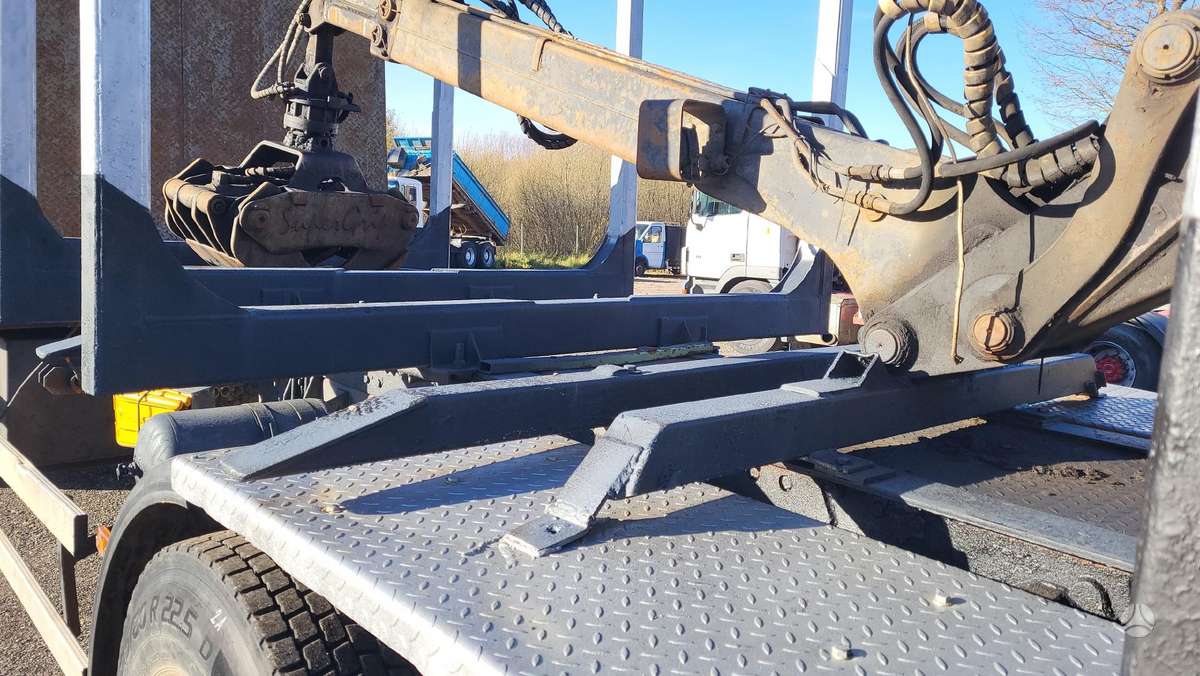 Loglift F 96 S, grapples