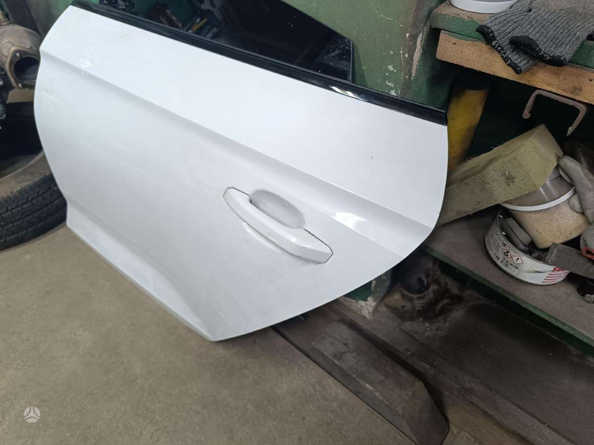 Audi RS 5 doors