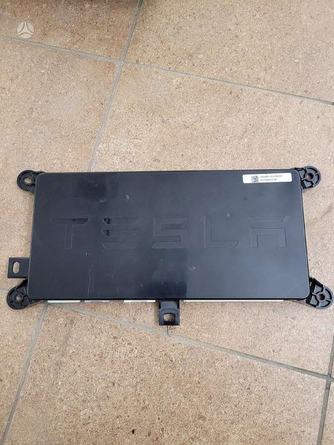 Tesla Model X радиаторная решётка