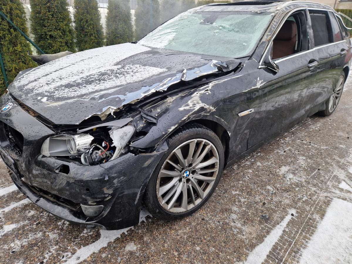BMW 535 Kablys duru pritraukejai harmon kardon