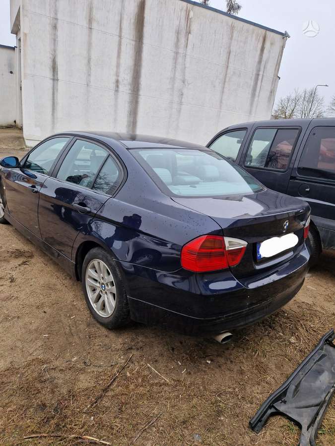 BMW 318 Dalimis