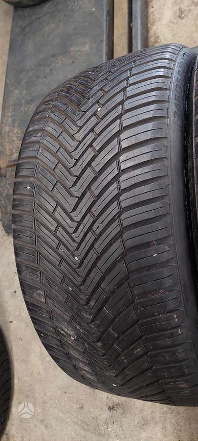 Continental, всесезонные 245/35 R19