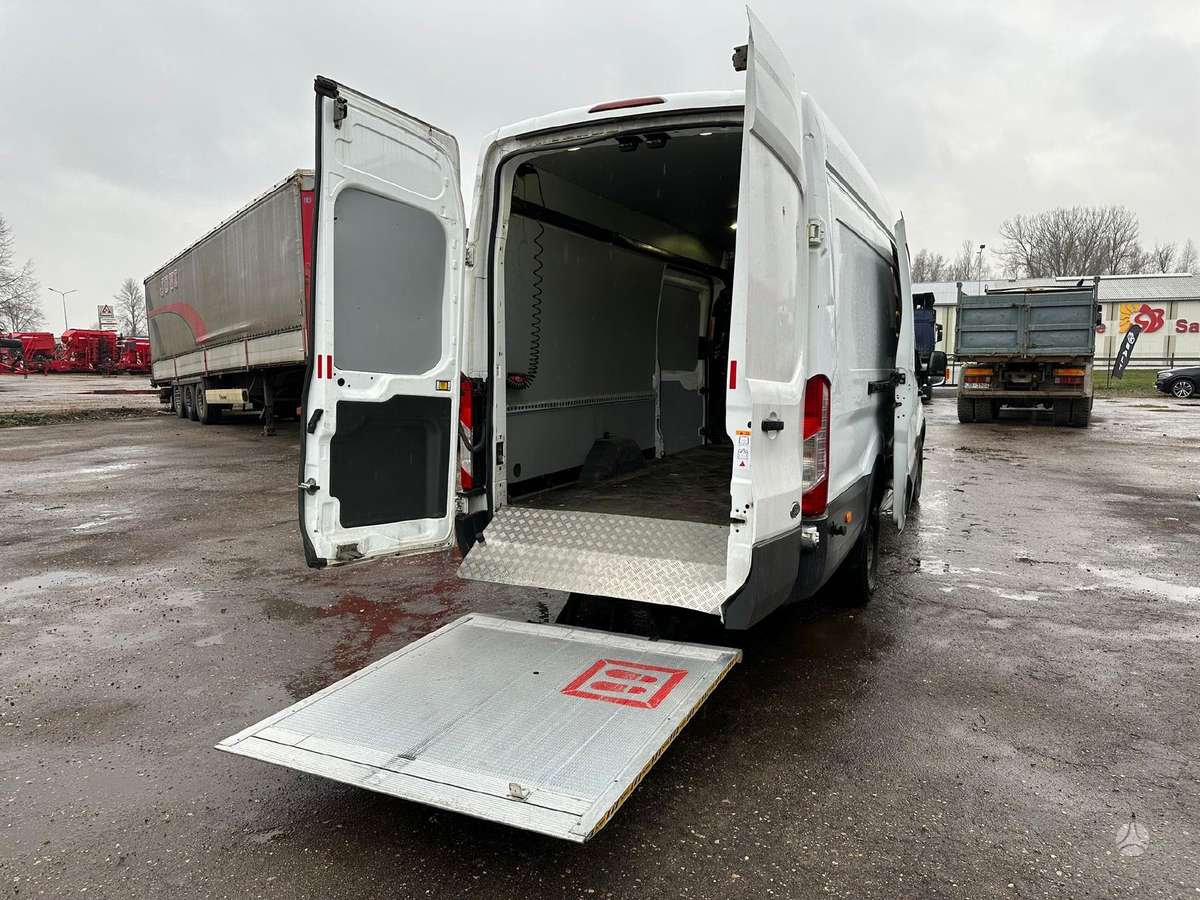 Ford Transit, Коммерческий