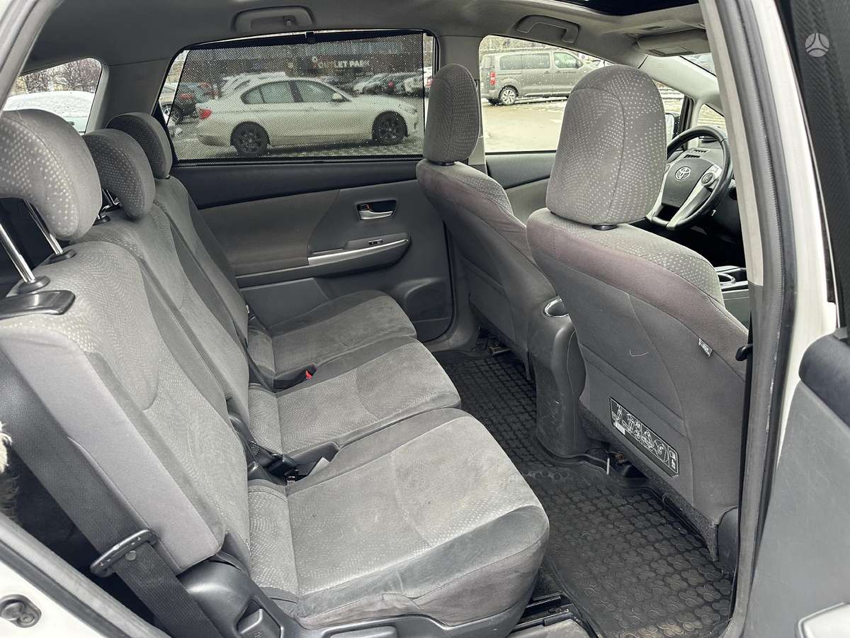 Toyota Prius+, Универсал