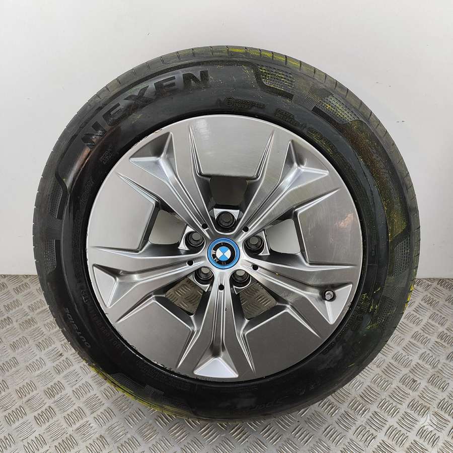 BMW IX1, lengvojo lydinio, R17
