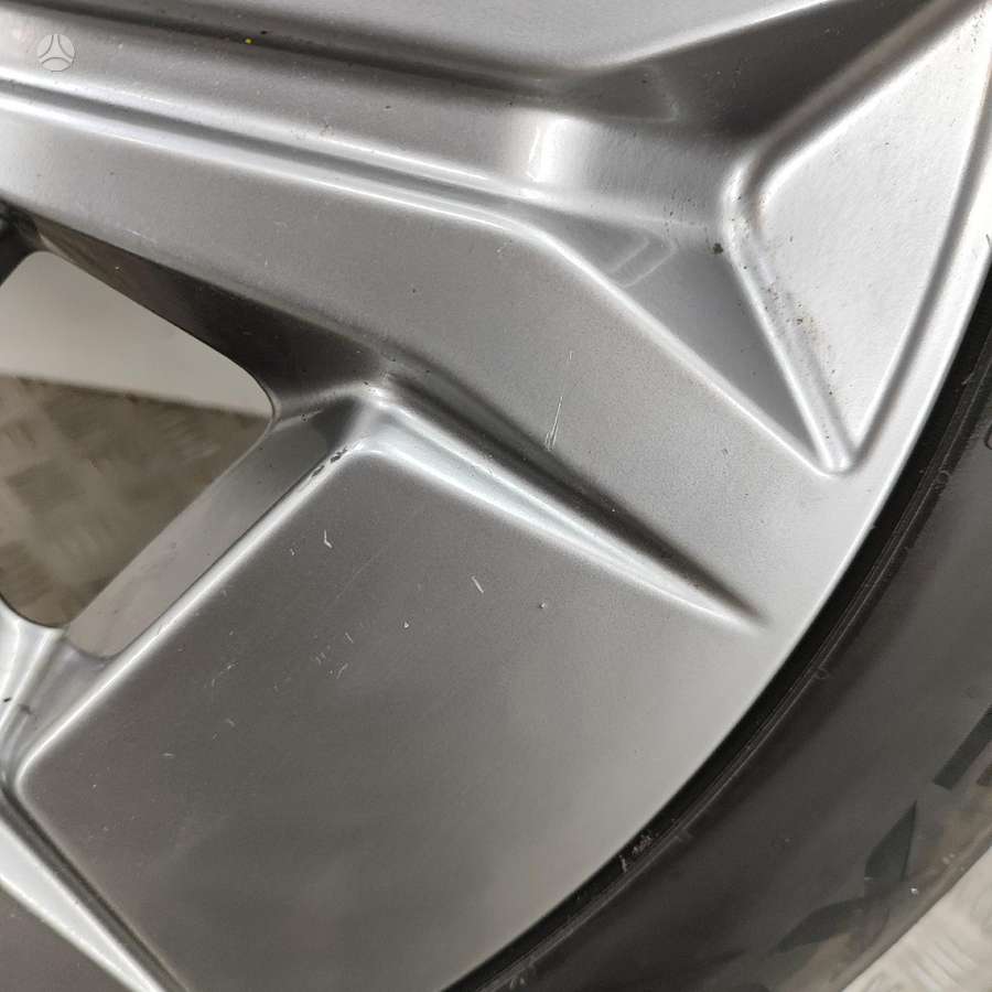 BMW IX1, lengvojo lydinio, R17