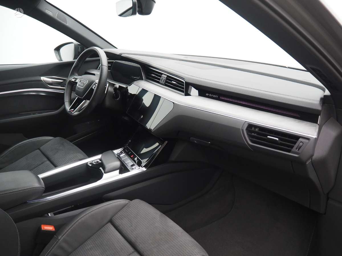 Audi Q8 e-tron, 95 kWh, off-road / crossover