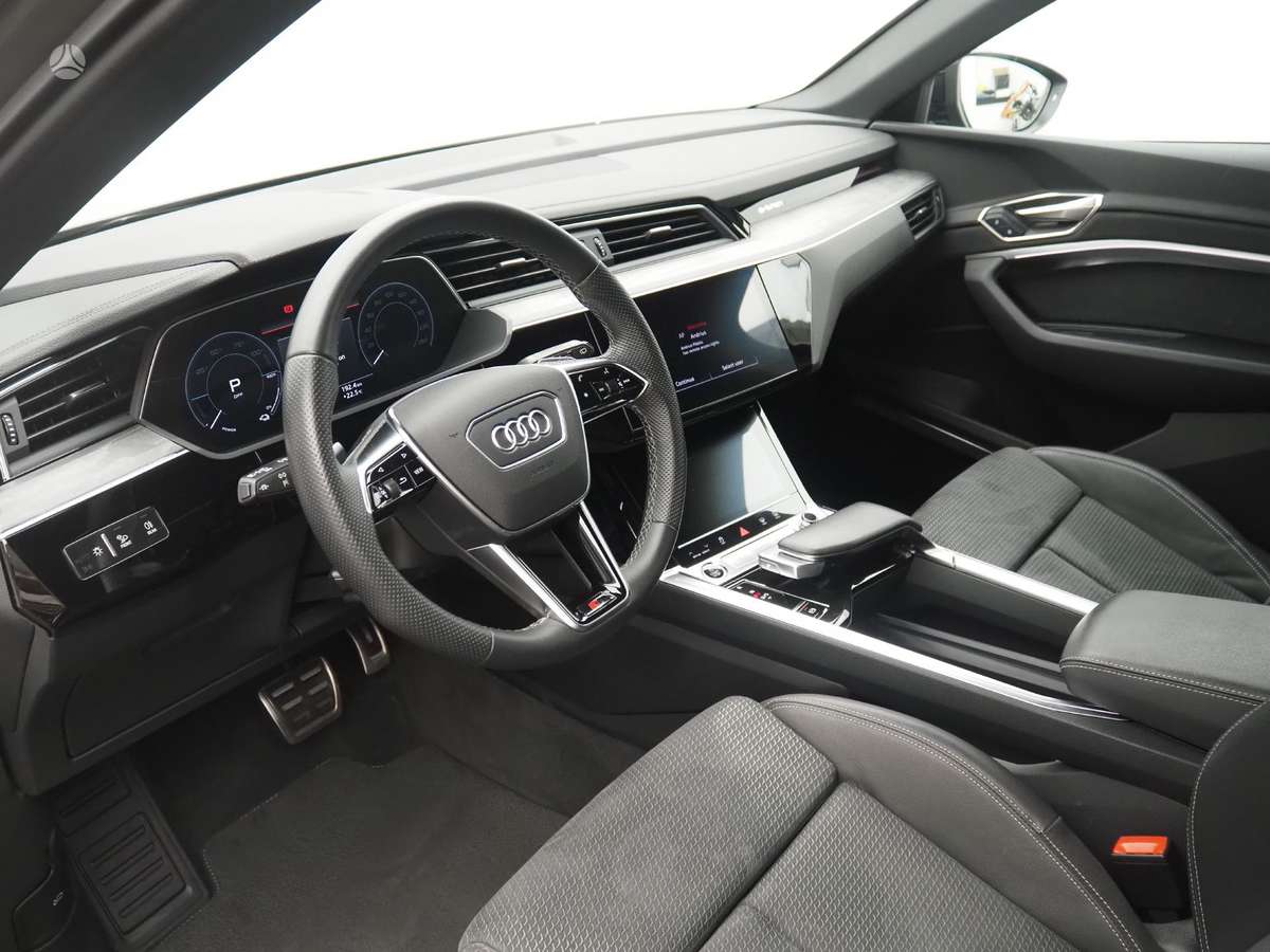 Audi Q8 e-tron, 95 kWh, off-road / crossover