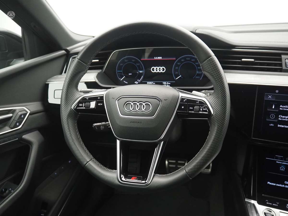 Audi Q8 e-tron, 95 kWh, off-road / crossover