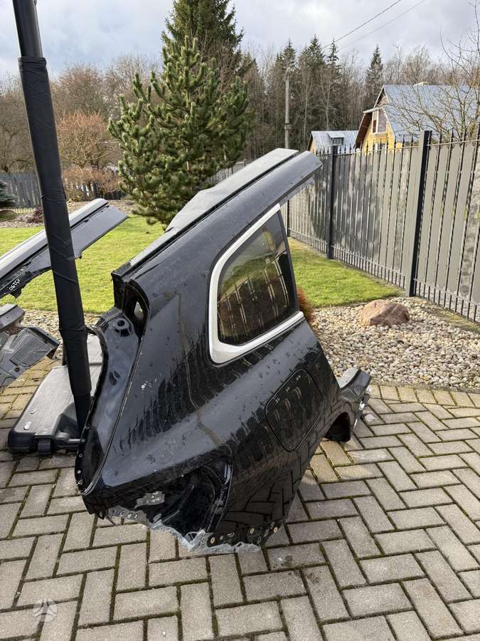 BMW X1 spārni