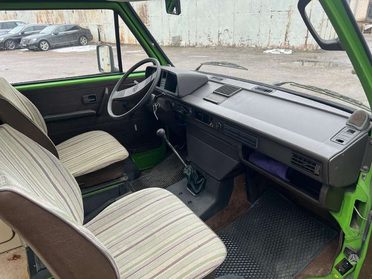Volkswagen Transporter - 10
