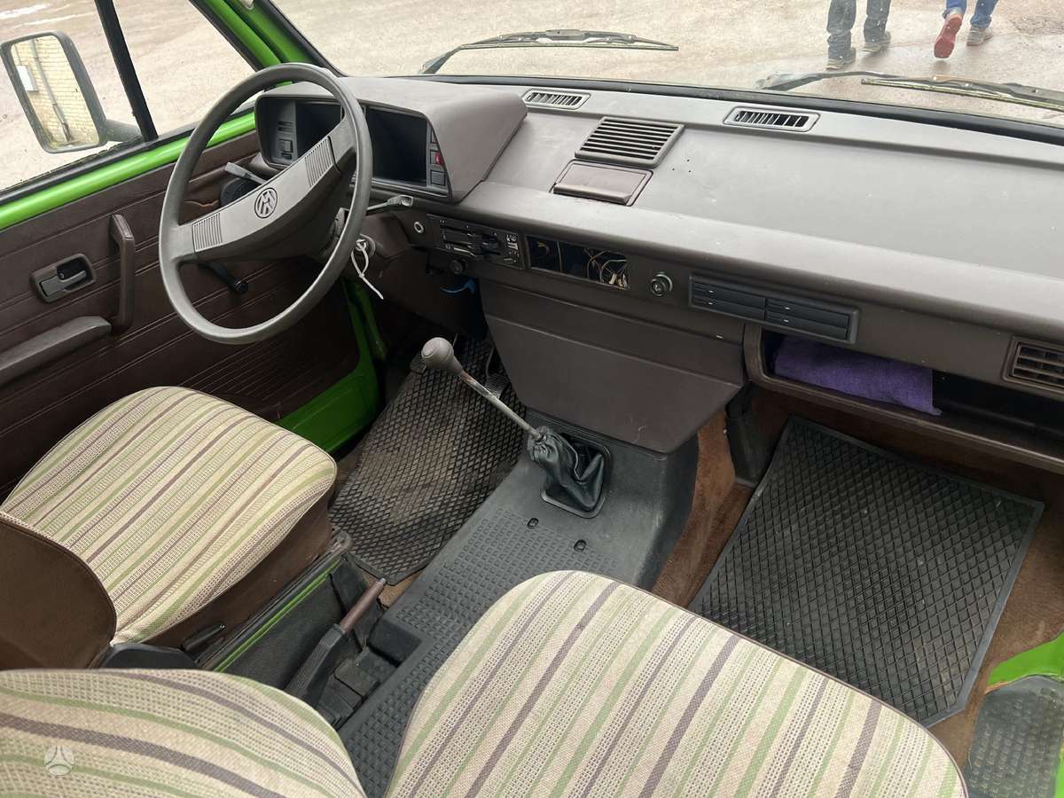 Volkswagen Transporter - 11
