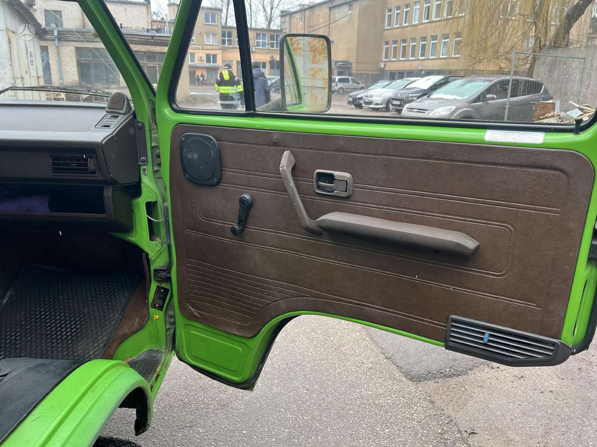 Volkswagen Transporter - 12