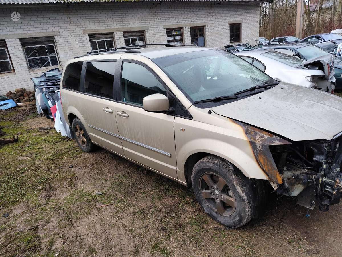 Dodge Grand Caravan по частям