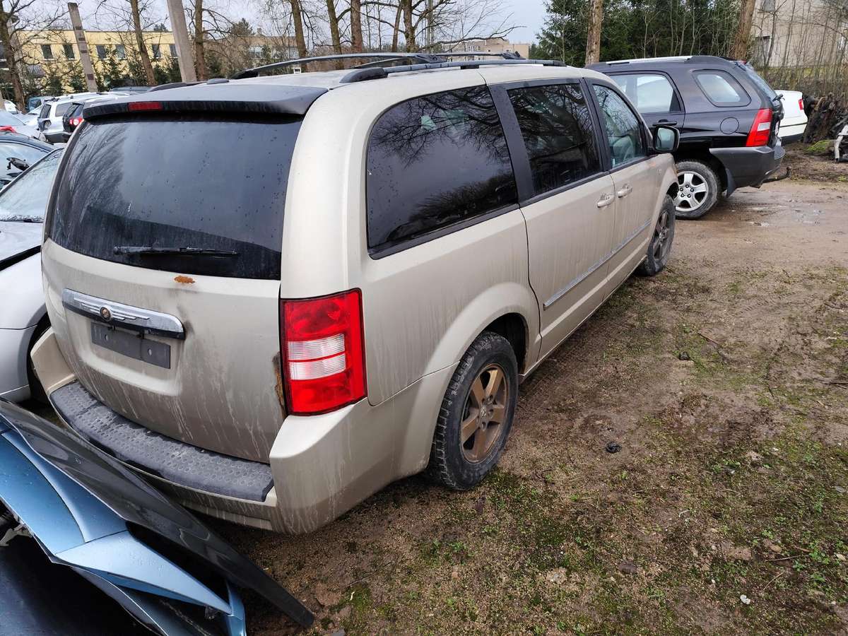 Dodge Grand Caravan по частям