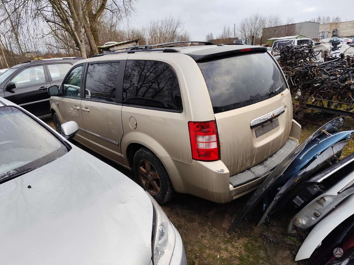 Dodge Grand Caravan по частям